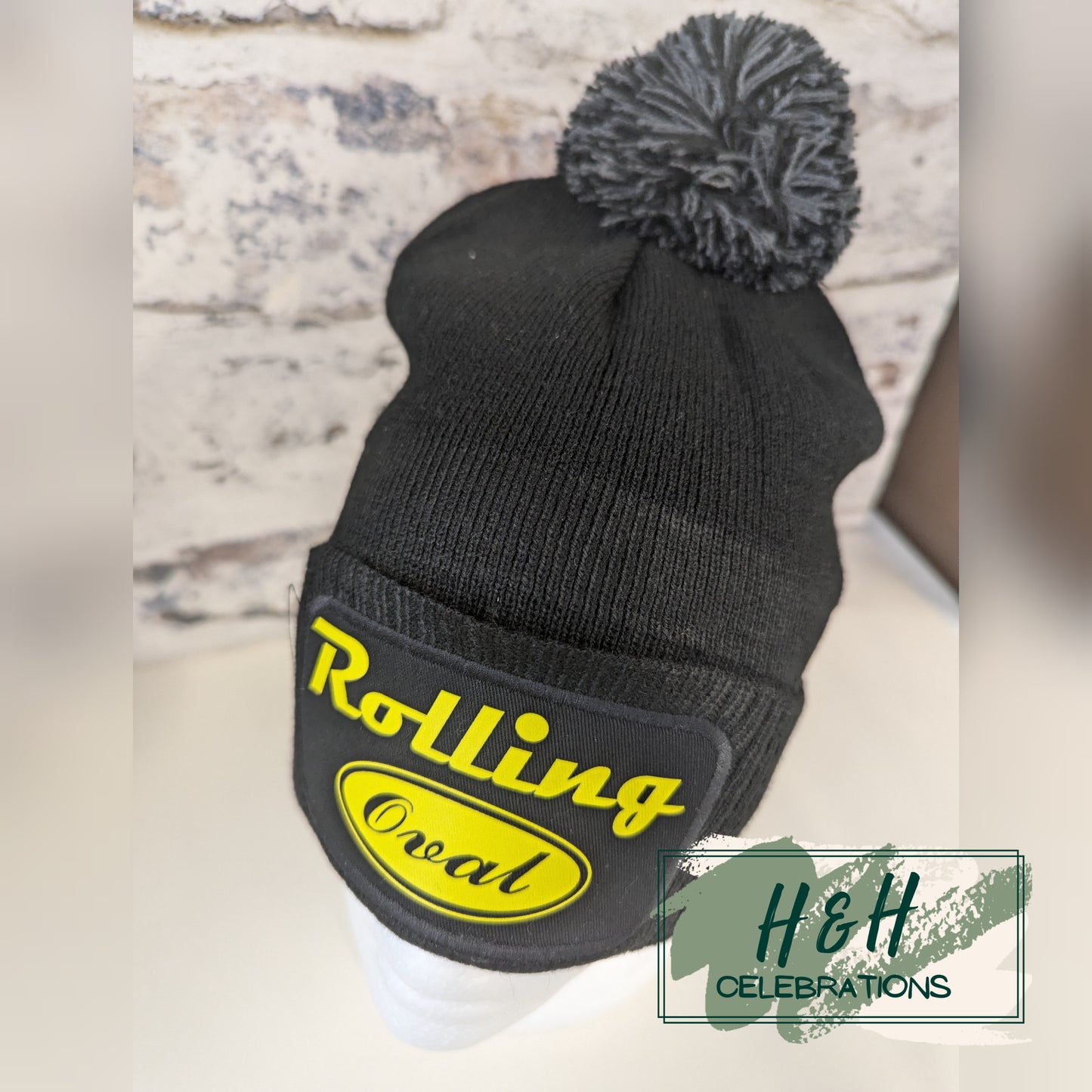 Rolling Oval Pom Pom Beanie Hat
